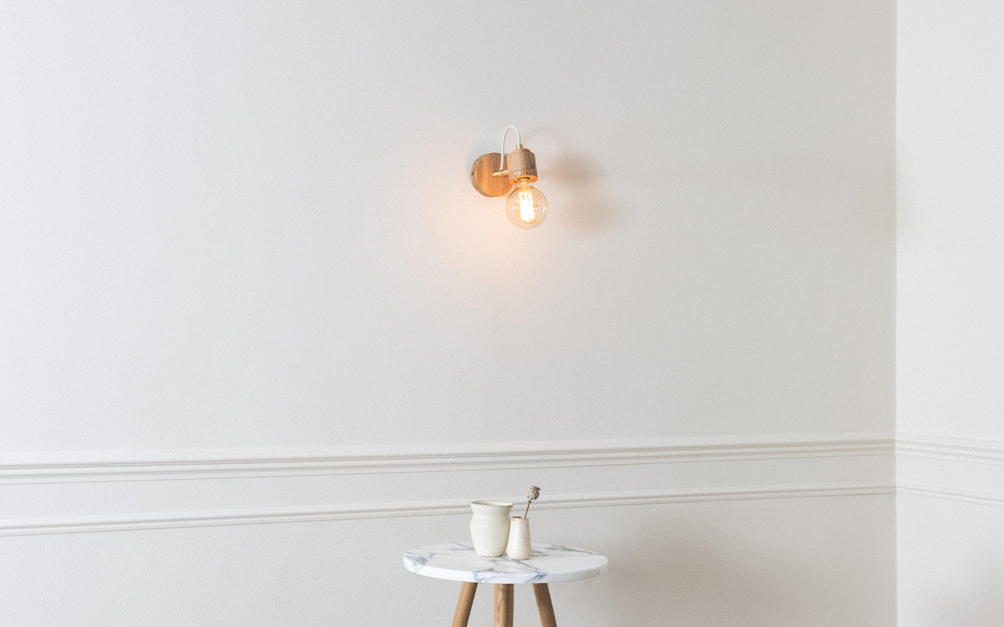 Elin Wall Light - oak wood