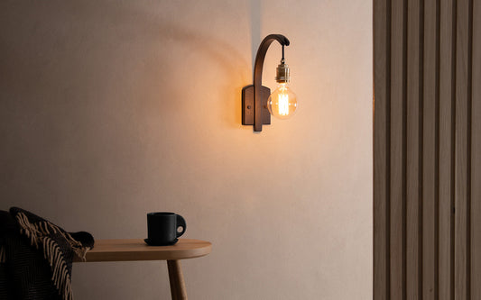 Noctis Hanter Wall Light - oak wood
