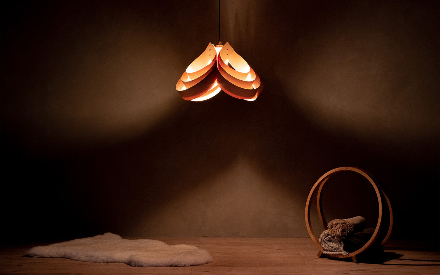 Cape Pendant - oak wood