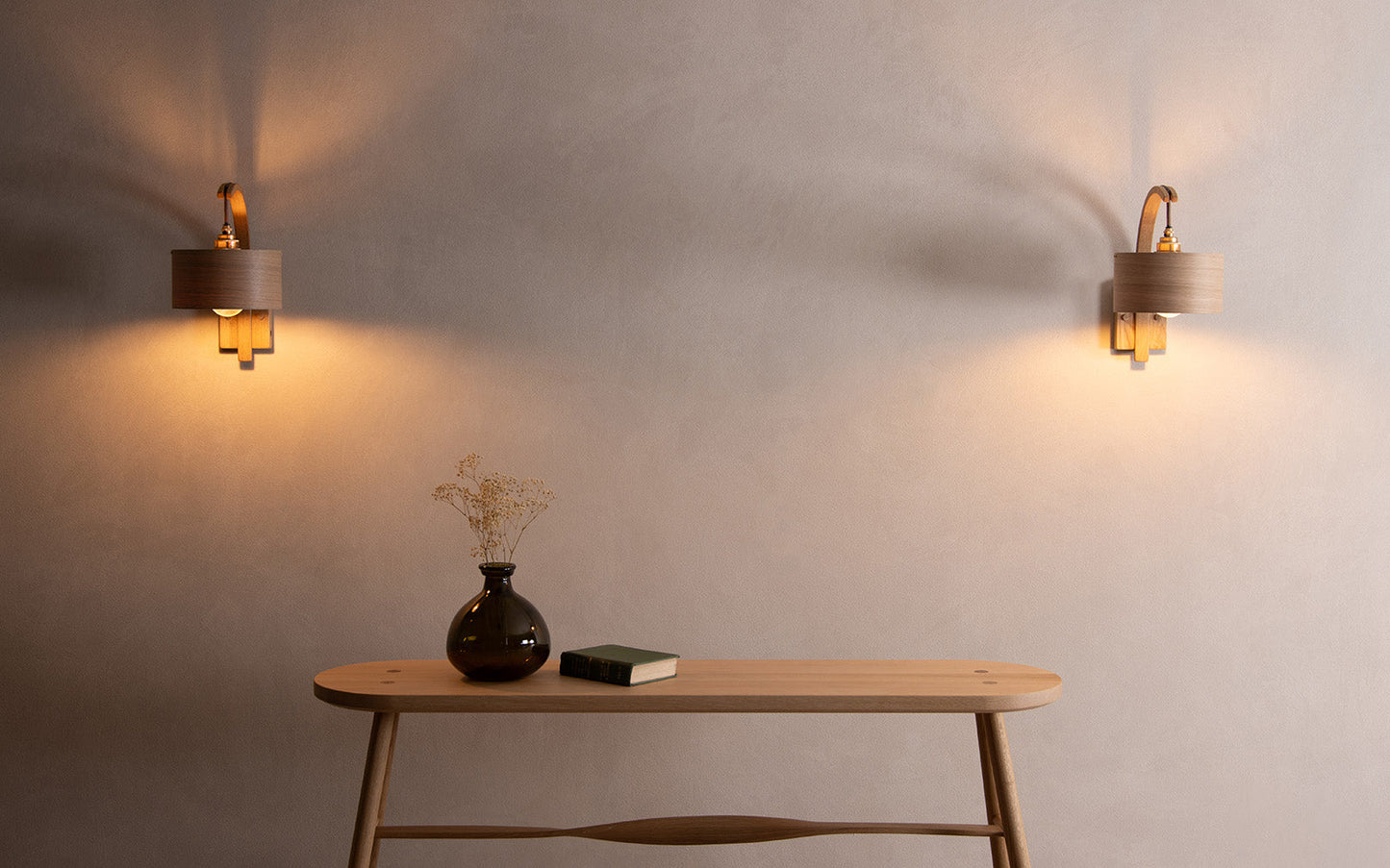 Stem Wall Light - oak wood