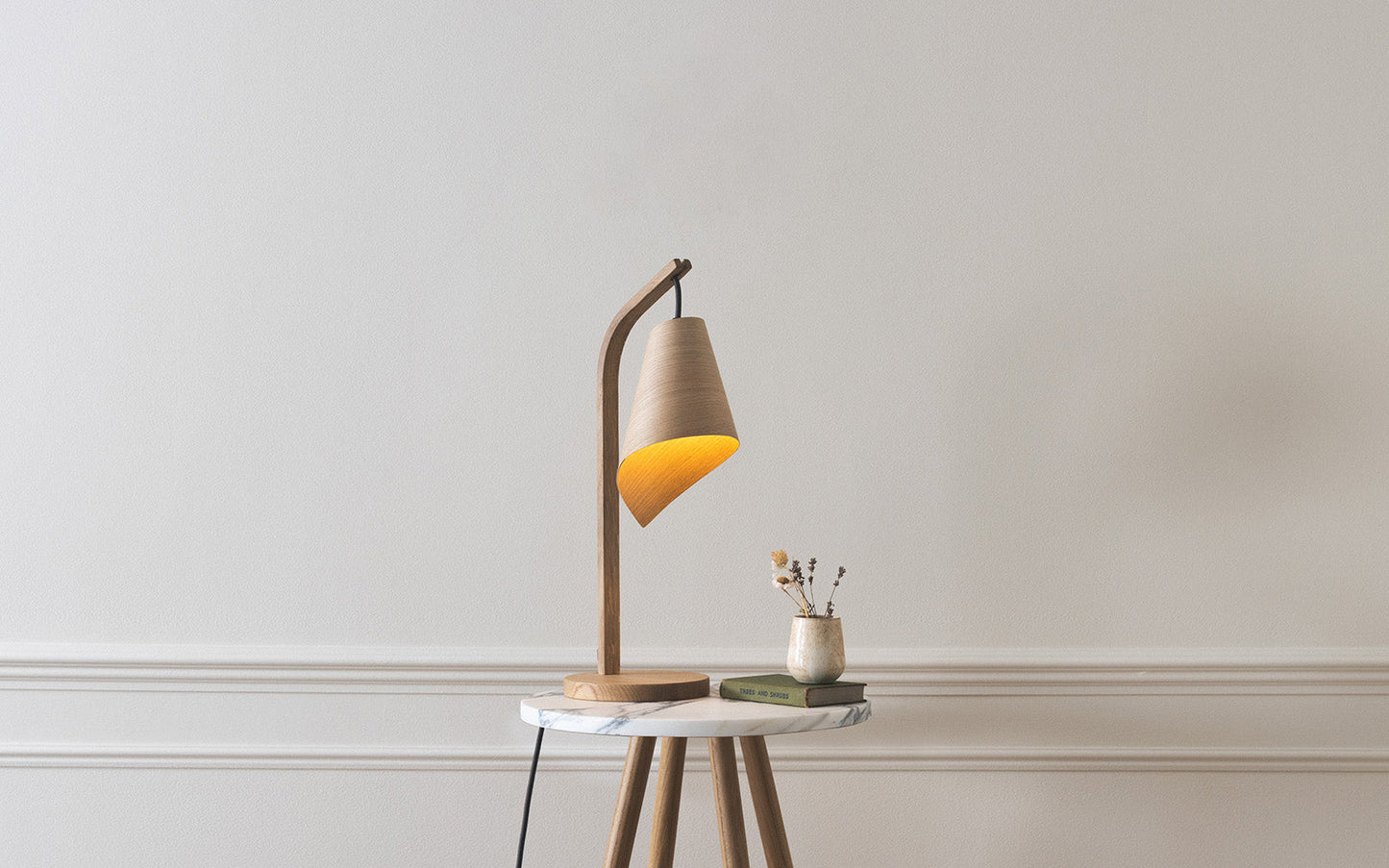 Keel - Stem Table Light - oak wood