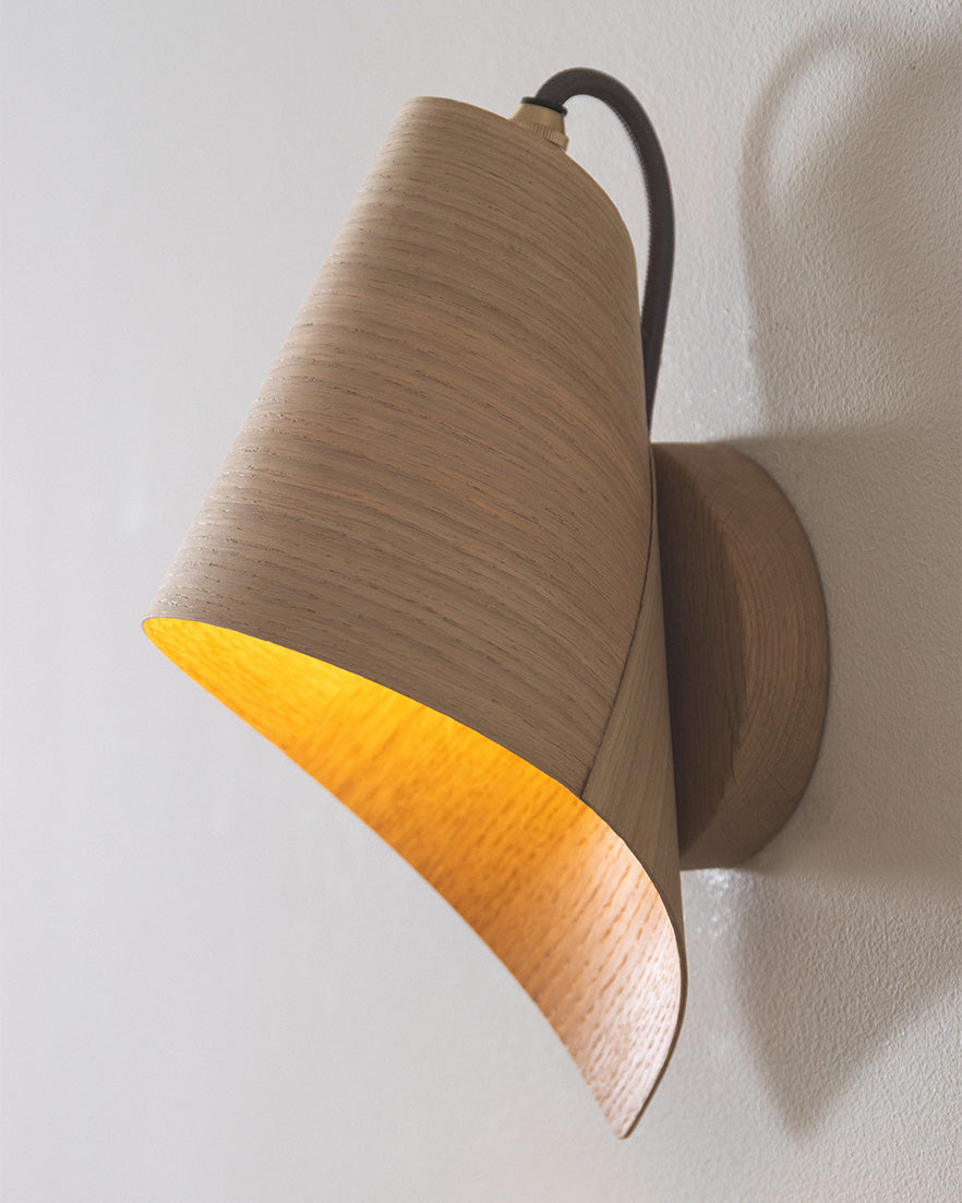 Keel Wall Light - oak wood
