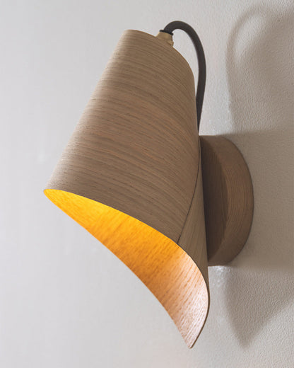 Keel Wall Light - oak wood