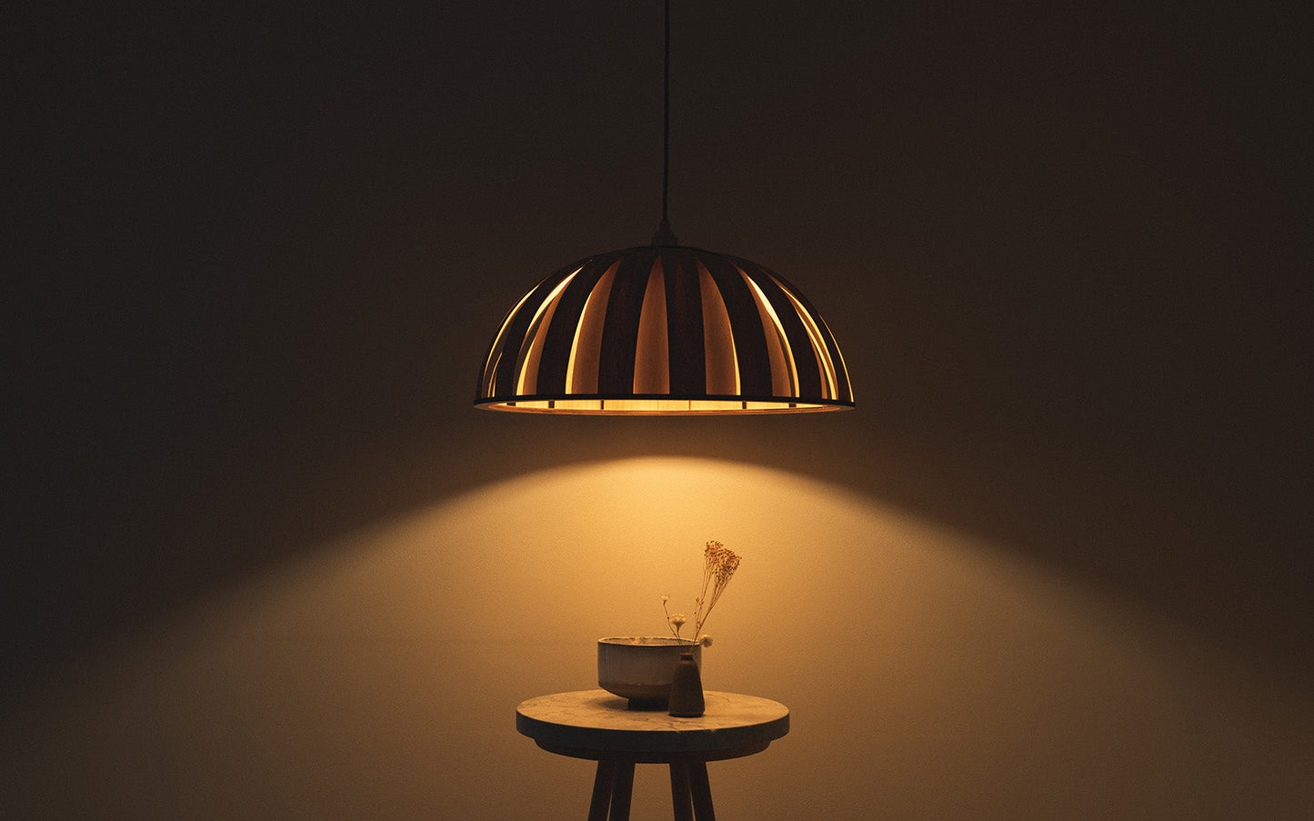 Kompas Pendant - oak wood