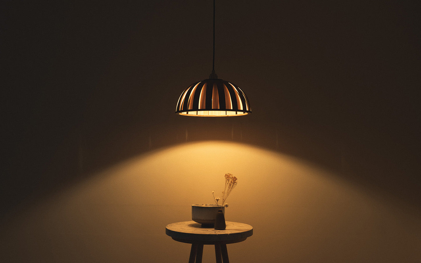 Kompas Pendant Small - oak wood