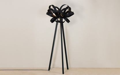 Noctis Skipper Floor Light - oak wood