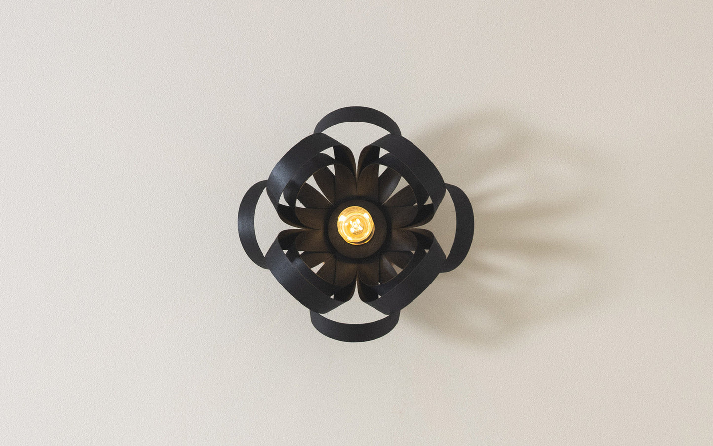 Noctis Skipper Wireless Wall Light - wood