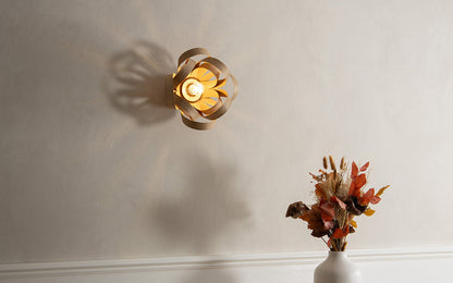 Skipper Wireless Wall Light - oak wood