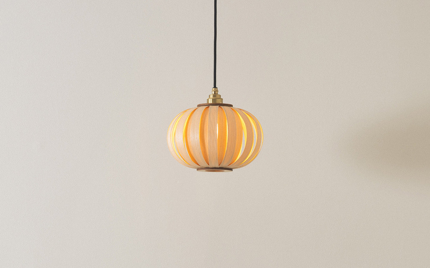 Urchin Pendant X-Small - oak wood