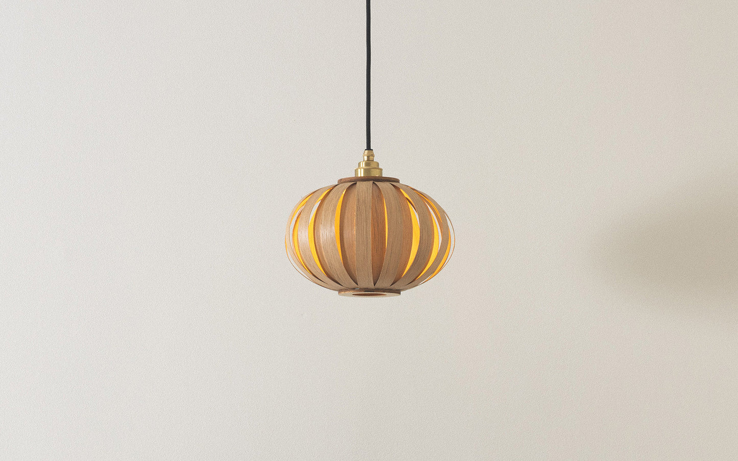 Urchin Pendant X-Small - oak wood