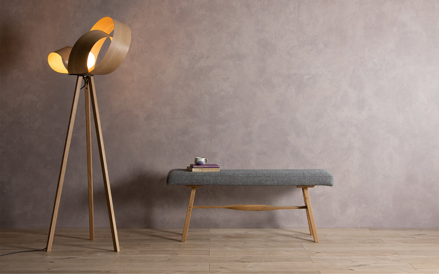 Verso Floor Light - wood