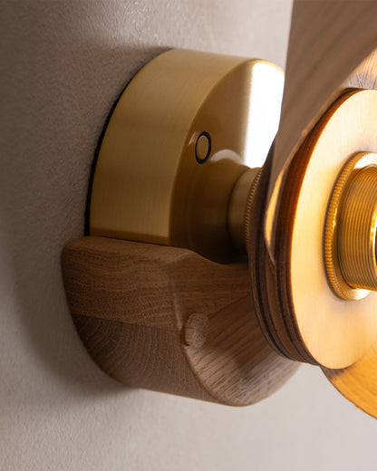 Verso Wireless Wall Light - oak wood