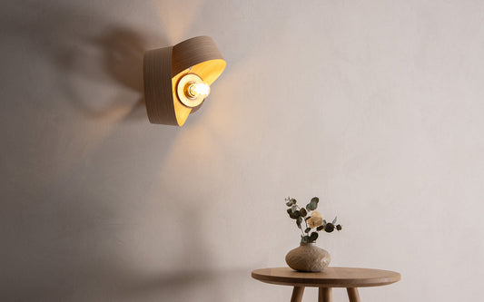Verso Wireless Wall Light - oak wood