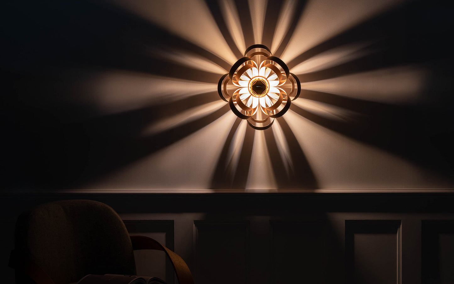 Skipper Small Wall Light - oak wood